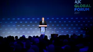 Preşedintele Iohannis, în cadrul vizitei în SUA: Vom fi unul din cei mai puternici piloni transatlantici în UE/ Nu putem permite antisemitismului să ameninţe sănătatea democraţiilor