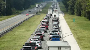 URAGANUL IRMA: 6,3 milioane de locuitori din Florida şi Georgia au primit ordin de evacuare, în cea mai mare operaţiune de acest gen din istoria SUA. 