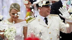 Gafă la nunta de la Monaco? Cum a eclipsat-o Naomi Campbell pe soţia prinţului Albert - FOTO