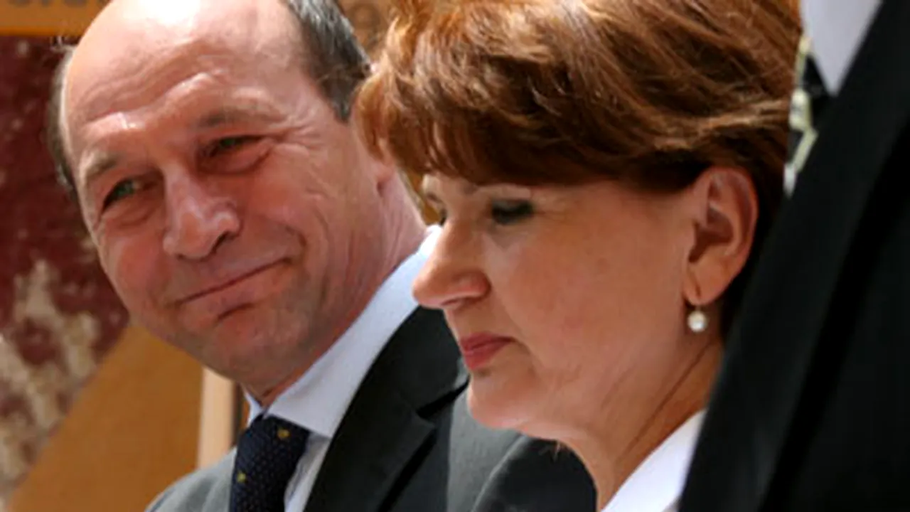 Preşedintele Băsescu, ovaţionat la noul sediu al Episcopiei Ortodoxe Române din Italia