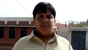 Un adolescent a devenit erou în Pakistan, după ce a oprit un kamikaze de la comiterea unui atentat