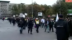 Sute de sindicalişti de la metrou au protestat la Ministerul Transporturilor