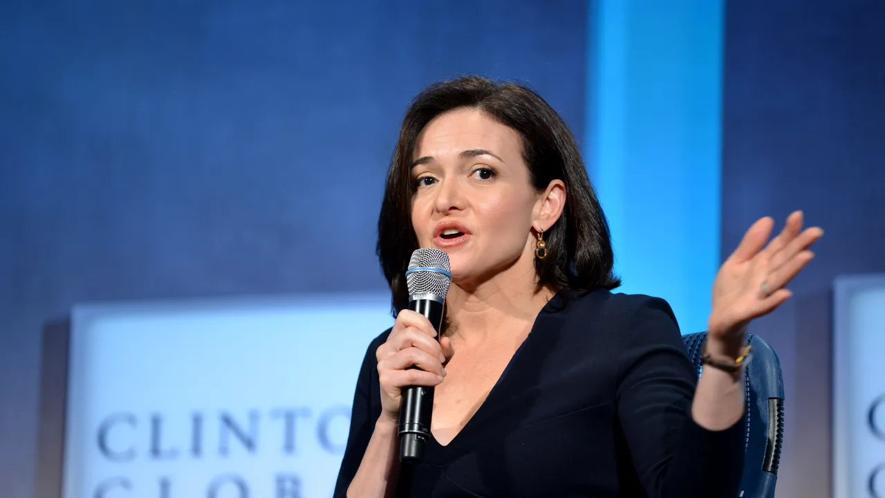 De ce apune steaua lui Sheryl Sandberg, COO Facebook, una dintre cele mai puternice femei de afaceri