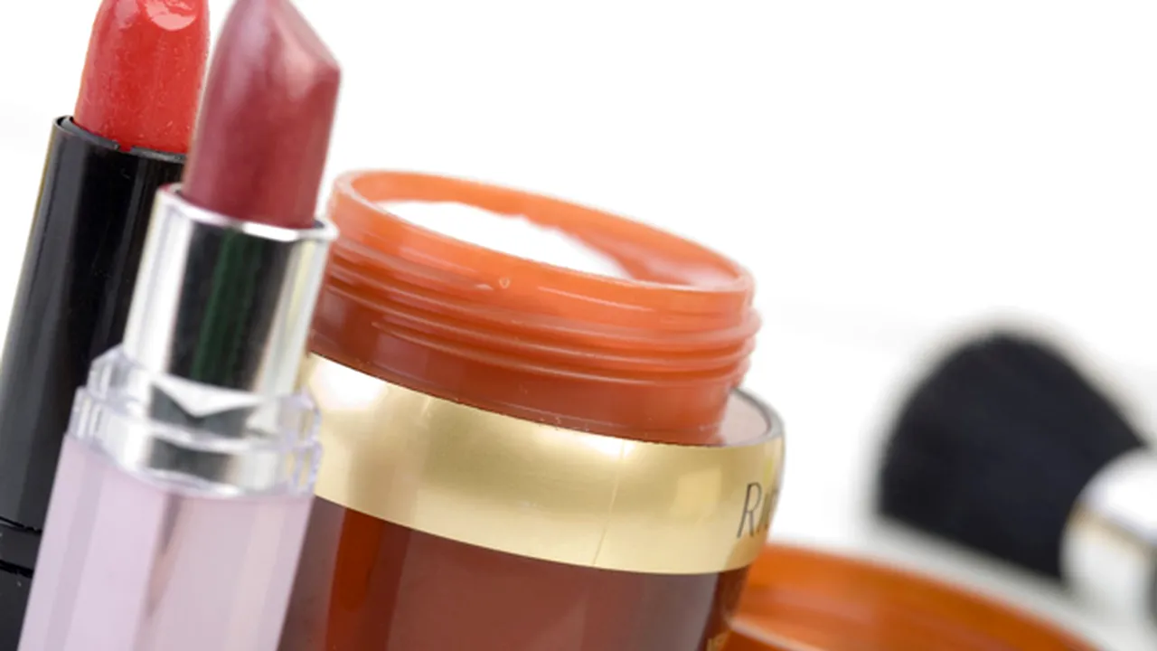 O substanţă desemnată alergenul anului 2013, prezentă în continuare în cosmetice şi chiar a unora destinate copiilor