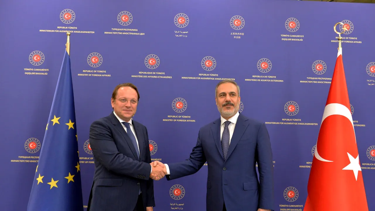 Ankara cere să i se deschidă drumul către aderarea la UE. Ministrul turc de Externe: Uniunea Europeană nu poate fi un actor cu adevărat global fără Turcia
