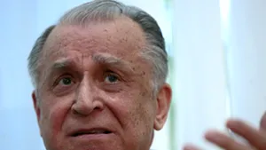 Iliescu: Băsescu are o viziune caricaturală despre politică, ce aminteşte de dictatorii interbelici