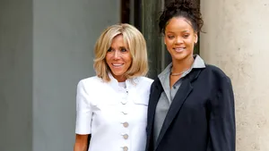 FOTO | Rihanna, întâlnire cu Emmanuel şi Brigitte Macron, la Elysee, după ce artista a făcut un apel umanitar pe Twitter, către preşedintele Franţei