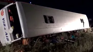 Accident grav între un autocar şi o maşină în Timiş. Planul roşu de intervenţie a fost activat