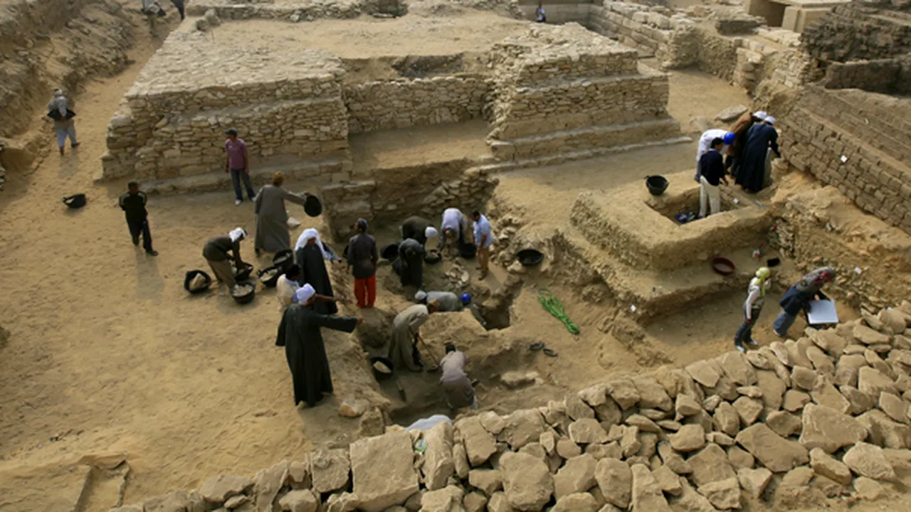 Două morminte vechi de 2.500 de ani, descoperite în necropola Saqqara
