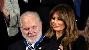 Rush Limbaugh, unul dintre jurnaliştii cei mai fideli lui Donald Trump, a murit de cancer pulmonar