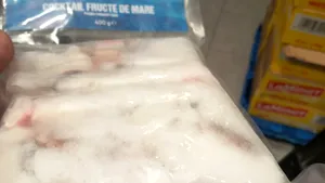 Pește stricat și jucării false în magazine: Amenzi de 7 milioane de lei în toată țara