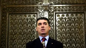 Marica: Nu va fi niciun bugetar concediat, Băsescu spune de 9.000 de disponibilizaţi ca să dea bine