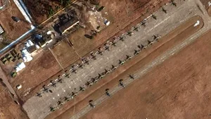 Imaginile prin satelit confirmă prezenţă militară  în Belarus, Crimeea şi vestul Rusiei 