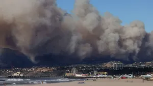 Los Angeles: Stare de urgenţă sanitară din cauza fumului