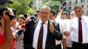 Senatorul Măgureanu are interdicţie de a părăsi ţara: Nu mi-e teamă de nimic pentru că nu am comis faptele de care sunt acuzat