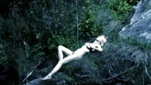 Kirsten Dunst, complet goală în noul său film - VIDEO