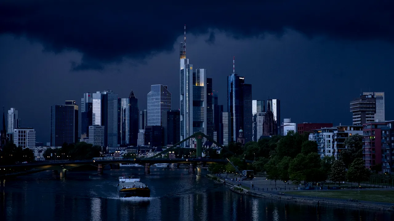 Germania este omul bolnav al Europei, însă şi celelalte ţări din zona euro tuşesc, iar decalajul faţă de SUA se accentuează