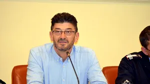 Prefectul din Caraş-Severin şi-a dat demisia, după ce a fost plasat sub control judiciar în urma percheziţiilor legate de arme. Anunţul ministrului de Interne