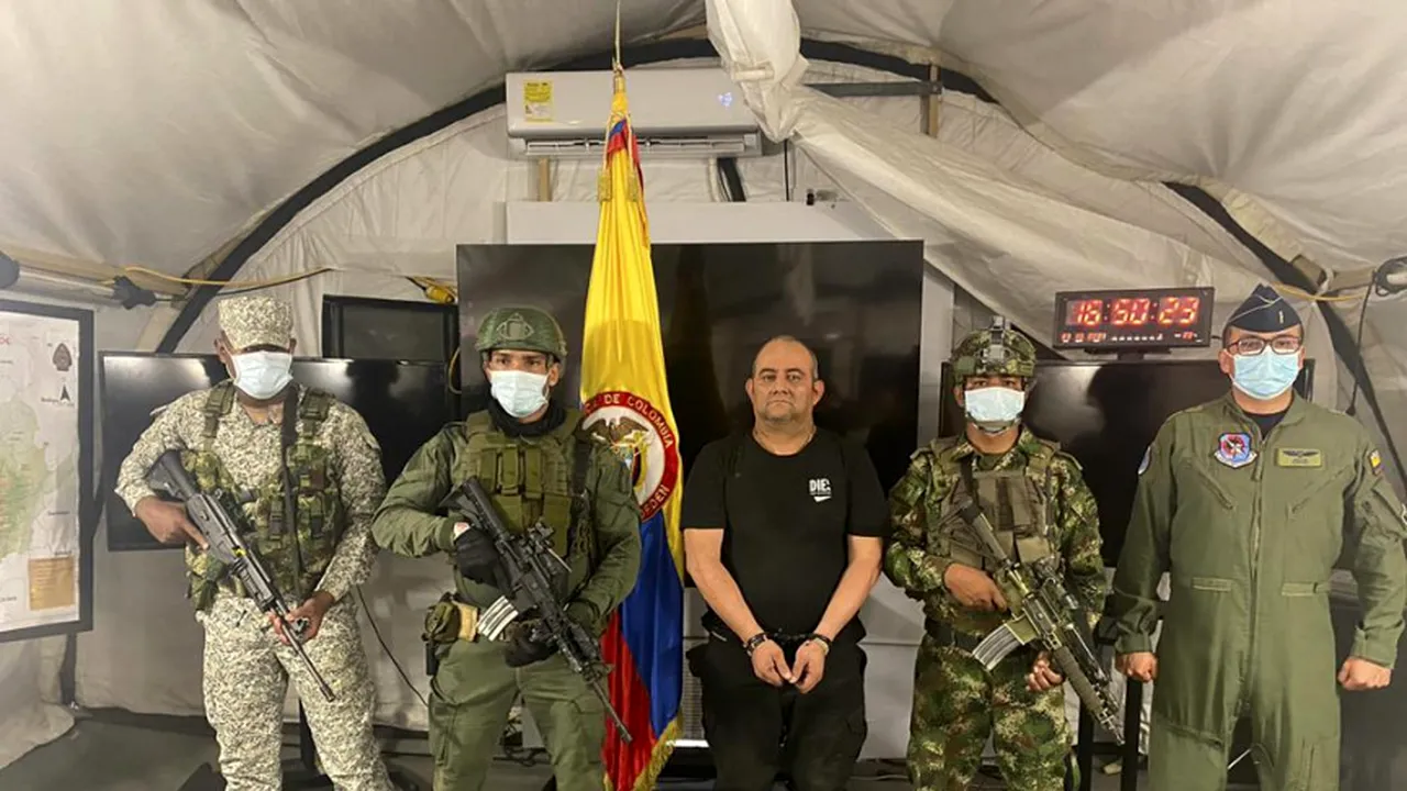 Preşedinte: Cea mai mare lovitură de la moartea lui Pablo Escobar. Cel mai mare traficat de droguri din Columbia a fost capturat într-o operaţiune cu sute de membri ai trupelor speciale şi 22 de elicoptere