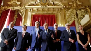 Miniştrii de Externe reuniţi la Paris îndeamnă la 