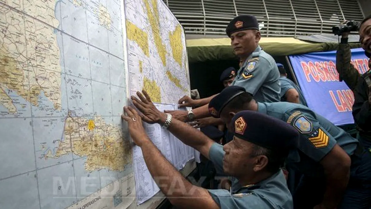 Cazul DISPARIŢIEI avionului AirAsia: Aeronava se află probabil 
