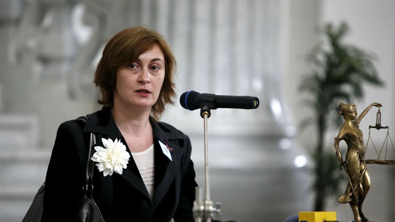 Un fost membru CSM crede că Iohannis a fixat deja tema alegerilor parlamentare: Din nou, va fi folosită justiţia
