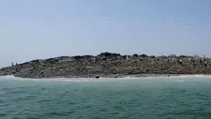 Insula apărută în urma cutremurului din Pakistan va dispărea - FOTO