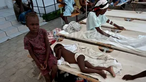 Un centru de tratament al MSF, atacat de haitieni de teama răspândirii holerei