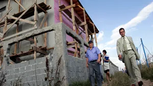 Casa din apropierea pistei Aeroportului Băneasa, demolată în noaptea de marţi spre miercuri