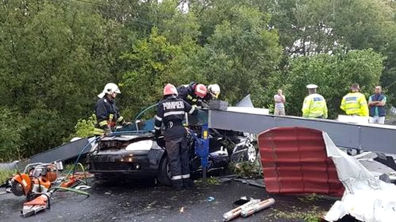 EXPERTIZA în cazul prăbuşirii porţii de intrare în Timişoara, în timpul furtunii, CONFIRMĂ că lucrările de modernizare i-au slăbit rezistenţa la vânt