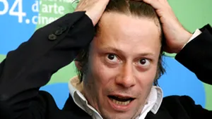 Mathieu Amalric va interpreta personajul negativ din următorul film 