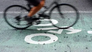 Pistele de biciclişti din Capitală, aproape impracticabile. Primăria promite piste noi - FOTO 