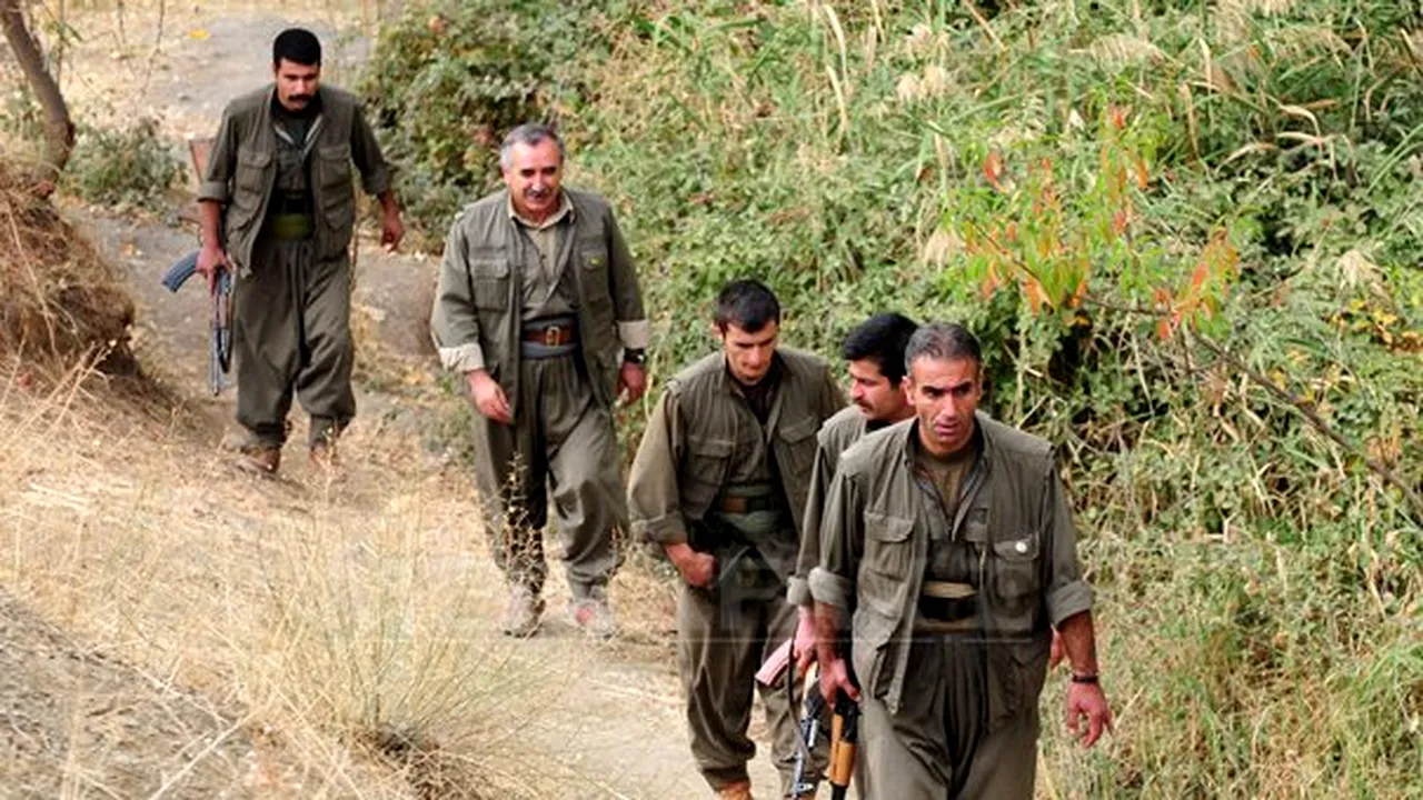 Aviaţia turcă bombardează obiective ale PKK în Irak