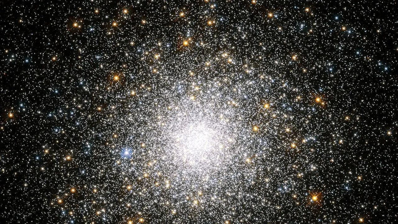 Unul dintre cele mai aglomerate roiuri de stele din Calea Lactee, surprins în mod spectaculos de Hubble |  VIDEO