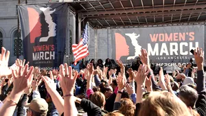 Sute de mii de persoane, printre care şi numeroase vedete, au participat în marile oraşe americane la Marşul Femeilor / Reacţia lui Trump, pe Twitter | FOTO, VIDEO