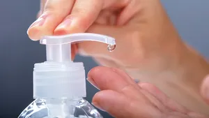 VIDEO: Alexandru Rafila, despre eficienţa alcoolului sanitar: „Spirtul are un efect dezinfectant”