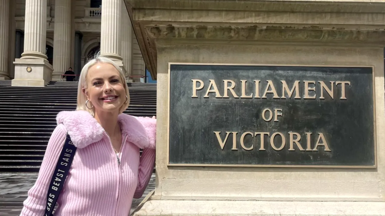 O parlamentară din Australia acuză un post TV că i-a mărit sânii într-o fotografie de prezentare