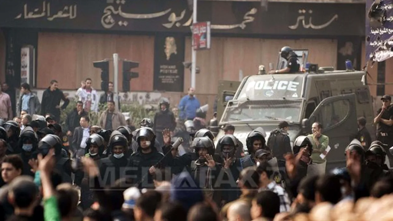 Confruntări în apropierea pieţei Tahrir din Cairo înaintea unei manifestaţii împotriva preşedintelui