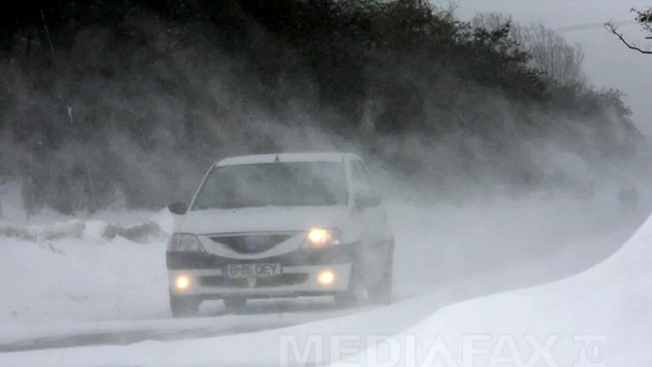 Traficul pe DN 3 în judeţul Călăraşi a fost închis din cauza viscolului