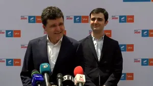 Conferinţă de presă USR. Vlad Voiculescu: Dezastrul din Bucureşti nu ţine de Firea şi primarii de sector, ci şi de consilieri