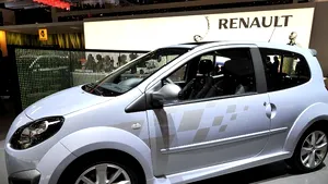 Dacia va produce şasiuri pentru modelele Smart şi Twingo