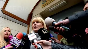 Elena Udrea, dusă cu mandat la DNA, unde a stat mai mult de 4 ore: Nu puteam să declar ceva ce aparţinea fostului soţ dacă el nu mi-a spus - FOTO