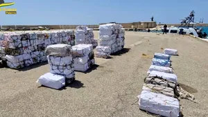 Captură record: Poliţia italiană a descoperit cinci tone de cocaină în largul coastelor siciliene