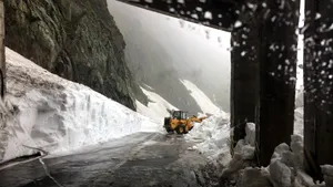 Ministerul Transporturilor anunţă controale la secţiile de Drumuri Naţionale pentru a verifica utilajele pentru deszăpezire