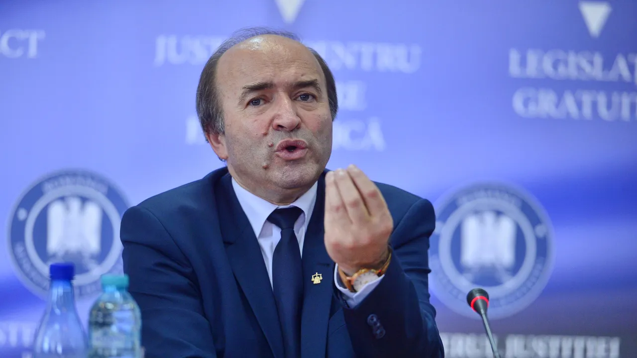 Reacţia lui Toader la acuzaţiile privind concursul câştigat de fiul său la universitatea unde a fost rector: Prin modificare regulamentului s-a introdus un filtru suplimentar