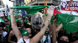 Senatul Argentinei a aprobat legalizarea avortului. Argentina devine cea mai mare ţară latino-americană care legalizează procedura