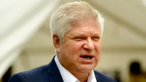 Dan Tudorache către Clotilde Armand, după o absenţă de mai multe luni: „Se împăunează cu munca şi rezultatele altora”