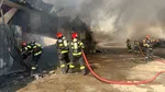 Mureș: Incendiu la un depozit de materiale electrocasnice. Autoritățile au transmis mesaj Ro-Alert