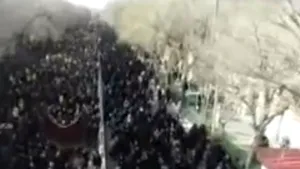 VIDEO | Proteste uriaşe în Iran. Zecii de mii de oameni au ieşit pe străzi după ce liderul militar Qassem Soleimani a murit