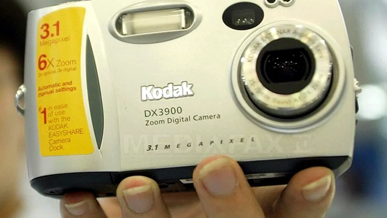 Sfârşitul unei ere: Kodak renunţă la producţia de camere foto şi video pentru a ieşi din faliment. Ce va produce compania în viitor